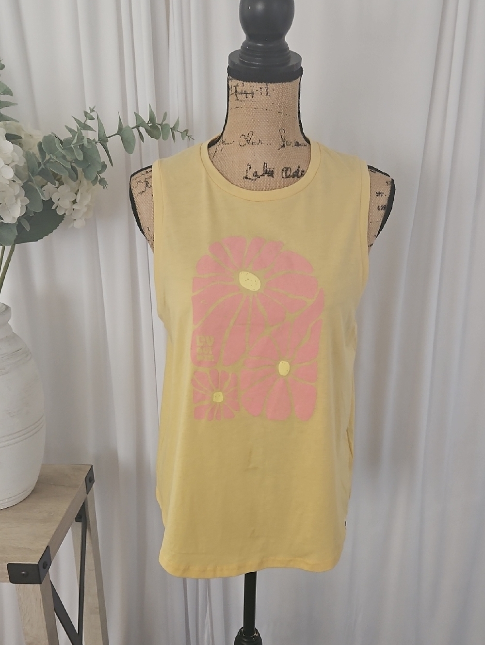 Size L Womens Yellow Floral Graphic Tank Top